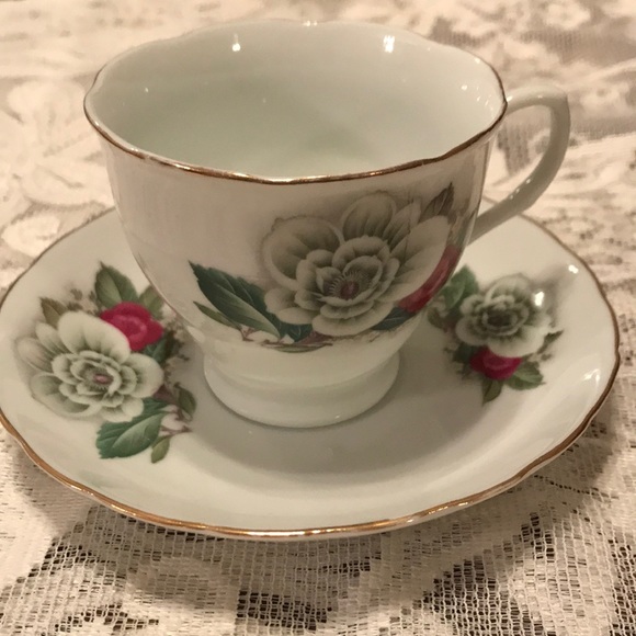 Vintage Other - VTG floral teacup set with blue flowers